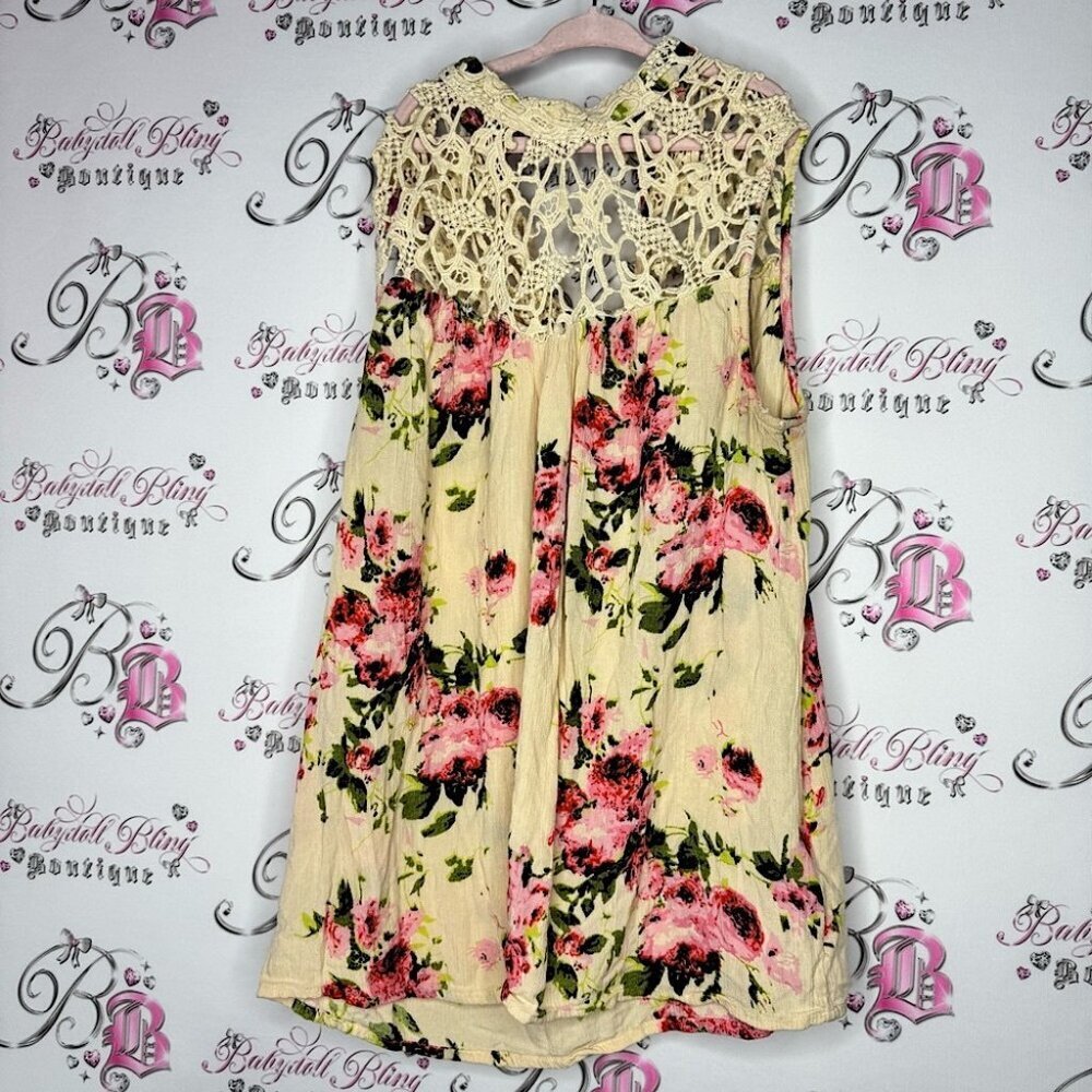 Warehouse one tank top roses 🌹 Floral Crochet tank shirt